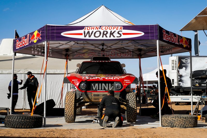 #302 JCW X-Raid Team: Stephane Peterhansel, Paulo Fiuza