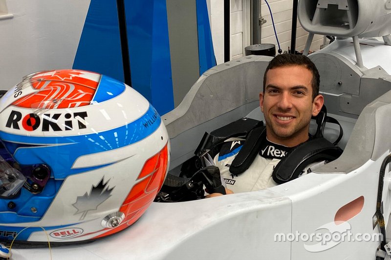 Nicholas Latifi fa il sedile della Williams FW43