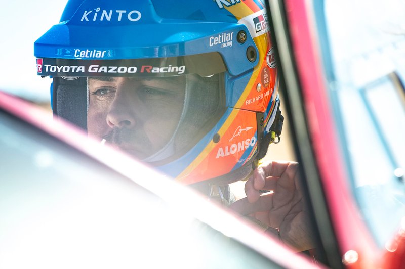 El casco de Alonso en su aventura en el Dakar 2020