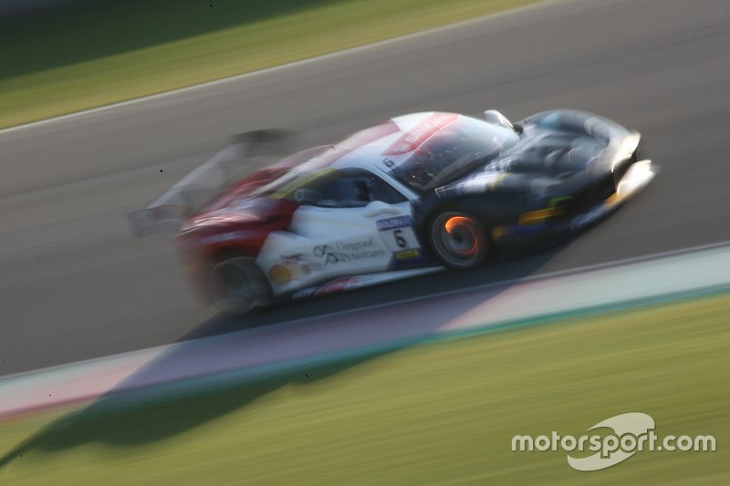#6 Ferrari 488 Challenge, Charles Pozzi - Courage: Thomas Neubauer