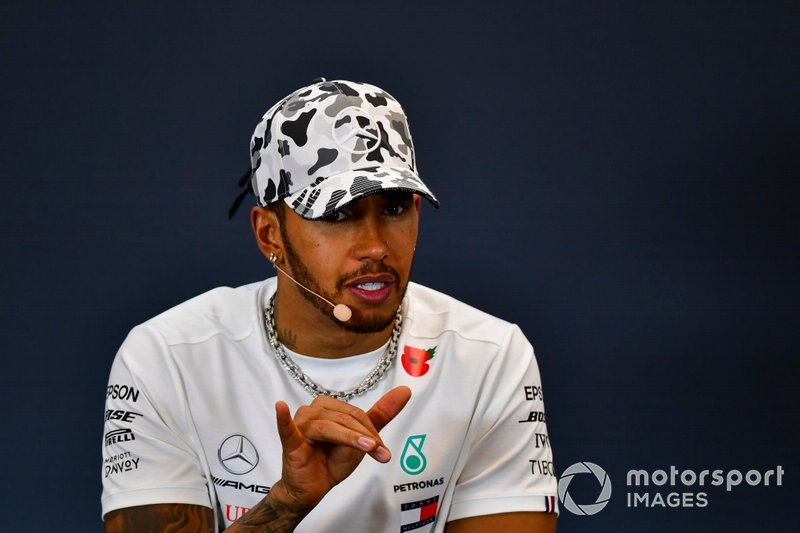 Lewis Hamilton, Mercedes AMG F1, durante la conferenza stampa