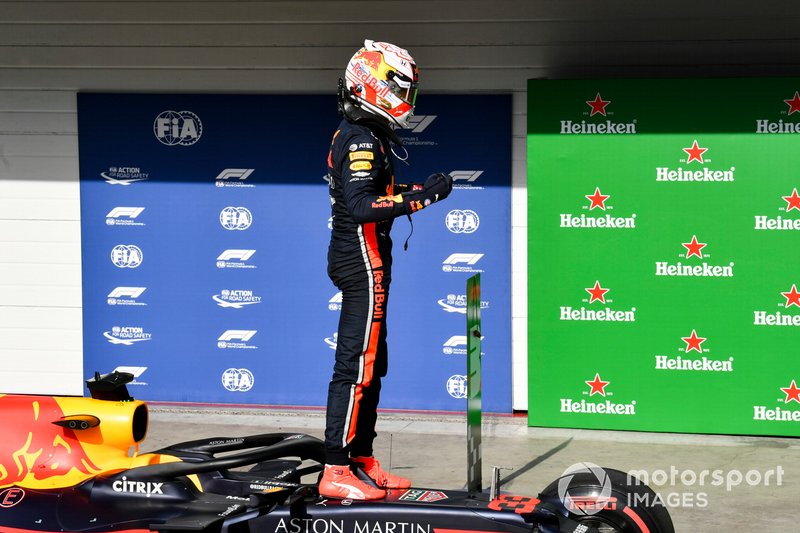 Max Verstappen, Red Bull Racing, festeggia dopo aver conquistato la pole position