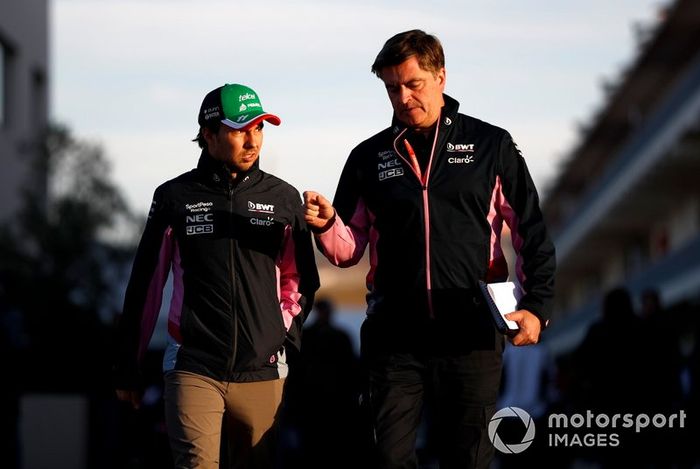 Sergio Perez, Racing Point, e Andy Stevenson, Sporting Director, Racing Point