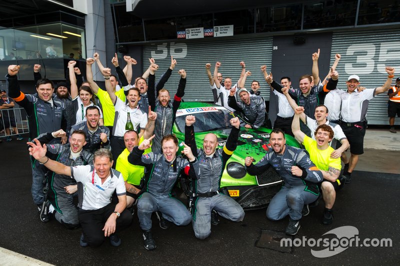 Winner team #7 Bentley Team M-Sport Bentley Continental GT3: Jules Gounon, Maxime Soulet, Jordan Pepper