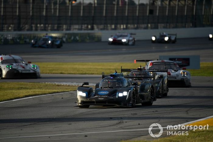 #10 Wayne Taylor Racing Cadillac DPi-V.R. Cadillac DPi, DPi: Renger Van Der Zande, Ryan Briscoe, Scott Dixon, Kamui Kobayashi