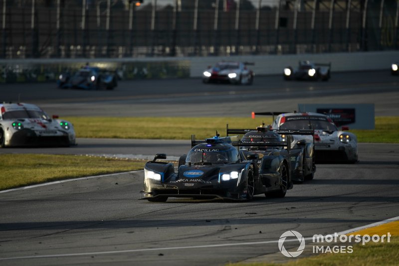 #10 Wayne Taylor Racing Cadillac DPi-V.R. Cadillac DPi, DPi: Renger Van Der Zande, Ryan Briscoe, Scott Dixon, Kamui Kobayashi