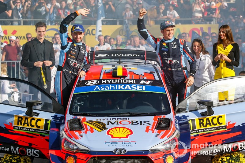 Winner Thierry Neuville, Nicolas Gilsoul, Hyundai Motorsport Hyundai i20 Coupe WRC