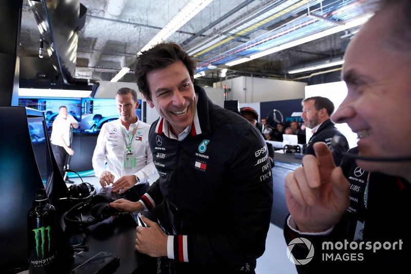 Toto Wolff, Executive Director (Business), Mercedes AMG, festeggia la pole per Valtteri Bottas, Mercedes AMG F1