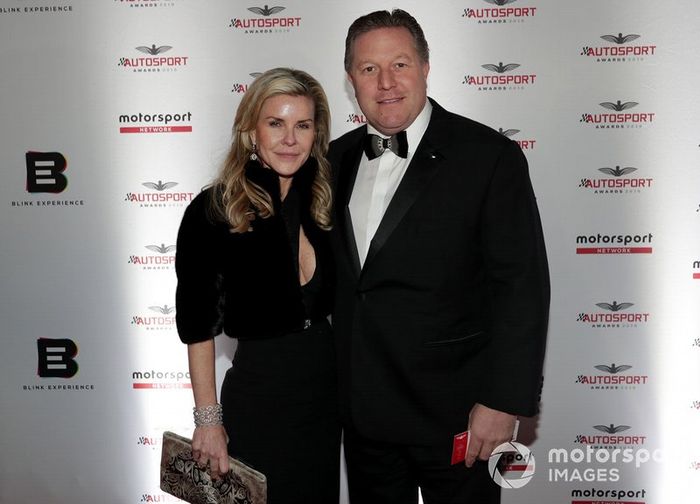 Tracy y Zak Brown, CEO de McLaren