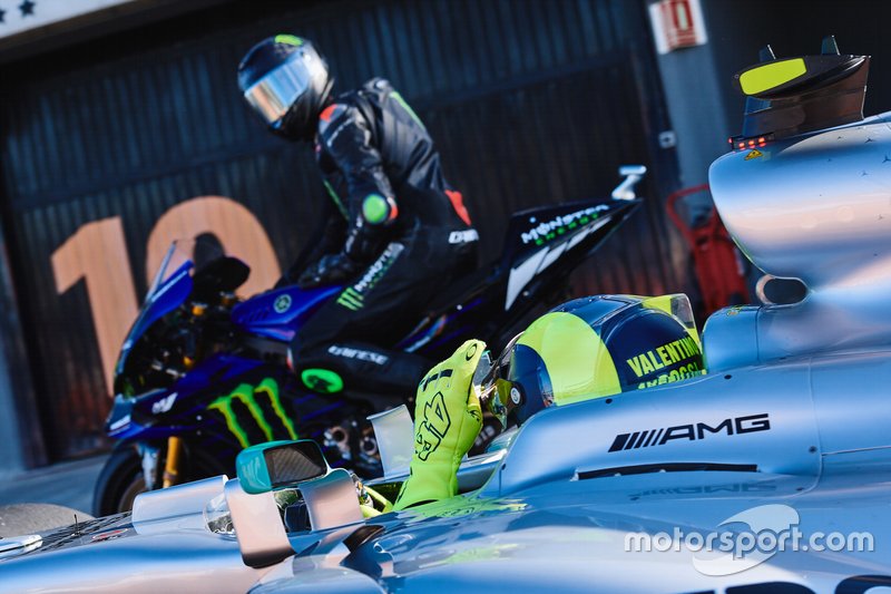 Lewis Hamilton, Yamaha MotoGP YZR-M1, Valentino Rossi, Mercedes-AMG F1 W08