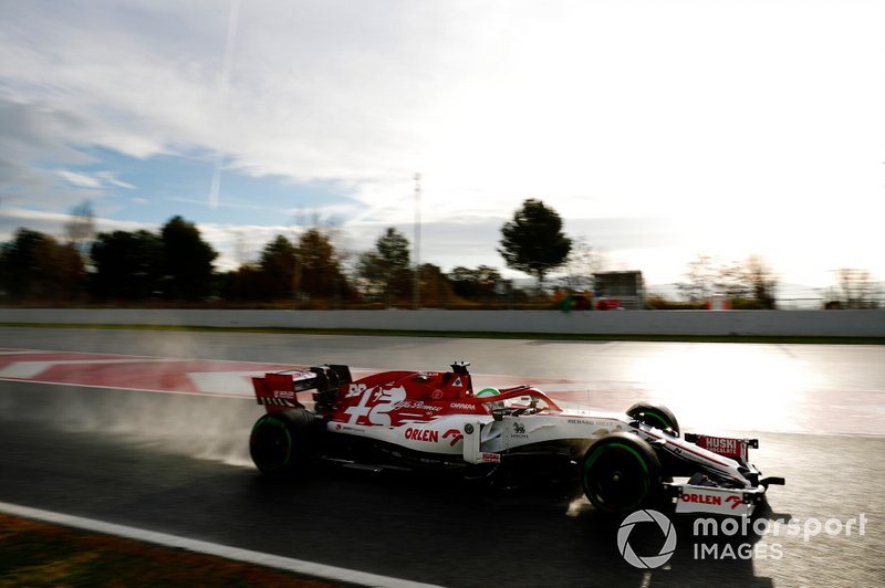 18º Antonio Giovinazzi, Alfa Romeo Racing C39: 1:17.469 (con neumáticos C5 en la semana 1)