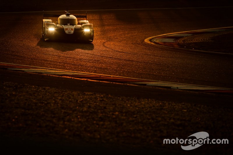 #8 Toyota Gazoo Racing Toyota TS050 - Hybrid: Sébastien Buemi, Kazuki Nakajima, Brendon Hartley