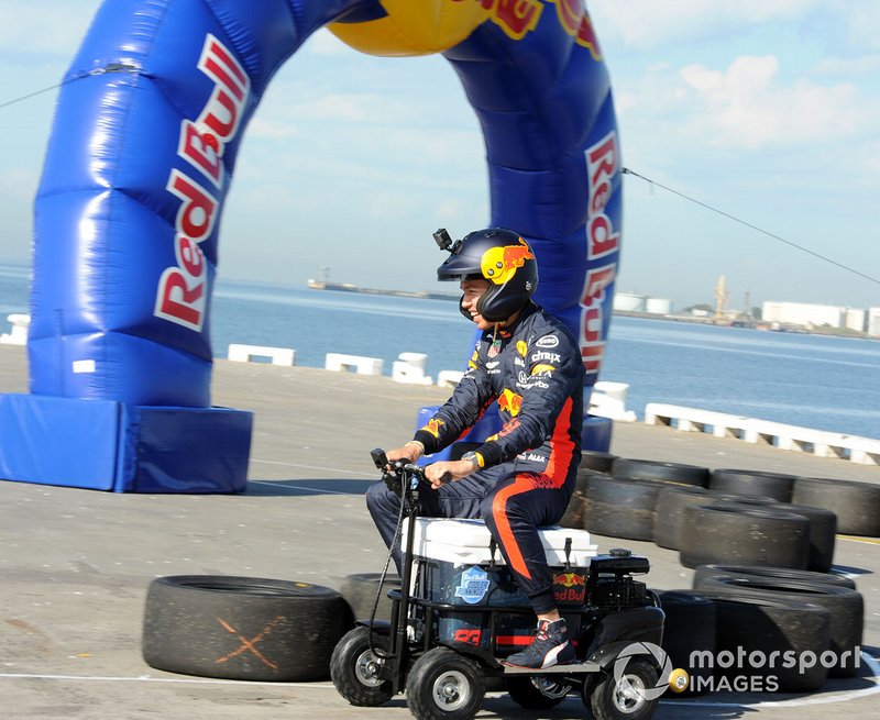 Alex Albon, Red Bull Racing all' evento Red Bull Grand Pier a St Kilda