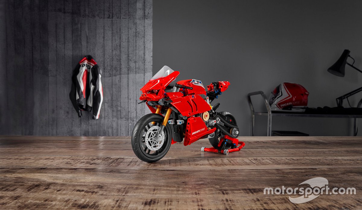 LEGO Technics Ducati Panigale V4
