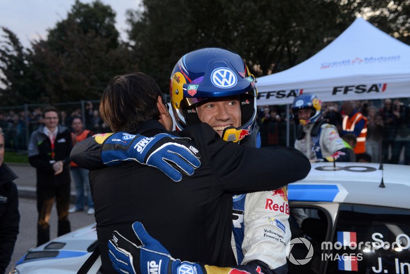 Sebastien Ogier y Julien Ingrassia, Volkswagen, celebran su título