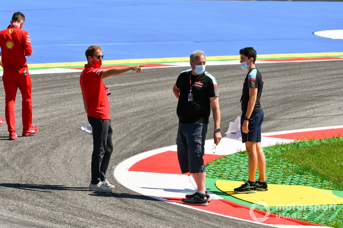 Sebastian Vettel, Ferrari cammina lungo il tracciato