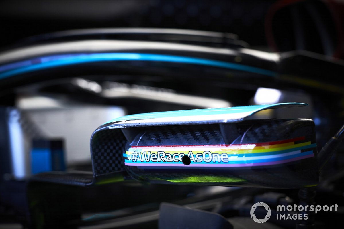 El mensaje #WeRaceAsOne en el coche de Lewis Hamilton, Mercedes F1 W11