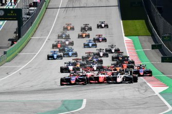 Lirim Zendeli, Trident and Sebastian Fernandez, ART Grand Prix at the start of the race