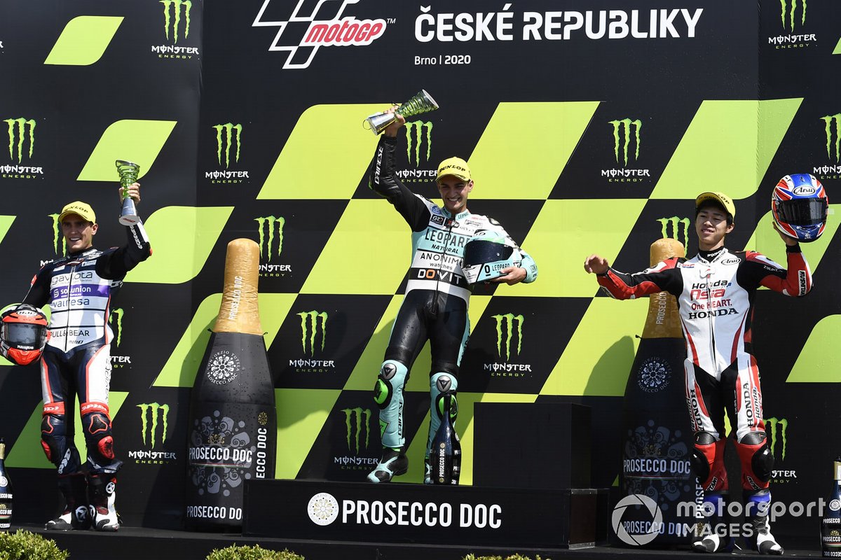 Podio: il vincitore della gara Dennis Foggia, Leopard Racing, secondo classificato Albert Arenas, Aspar Team, terzo classificato Ai Ogura, Honda Team Asia