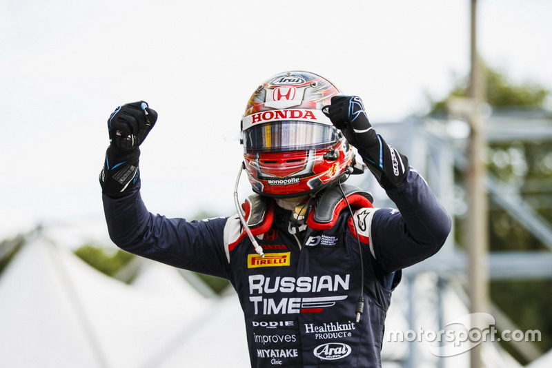 C'est la première victoire de Makino en Formule 2