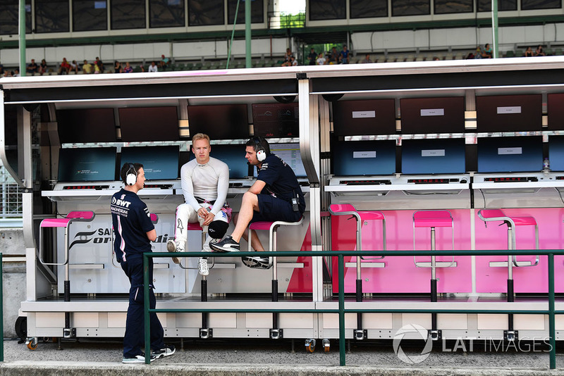 Nikita Mazepin, Force India F1 on the pit wall gantry