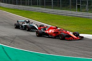 Kimi Raikkonen, Ferrari SF71H and Lewis Hamilton, Mercedes AMG F1 W09 battle 