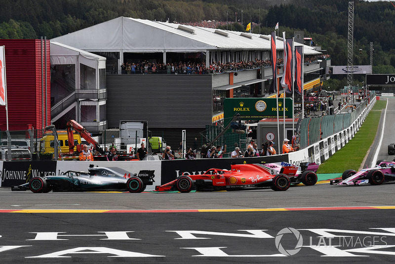 Lewis Hamilton, Mercedes AMG F1 W09 y Sebastian Vettel, Ferrari SF71H