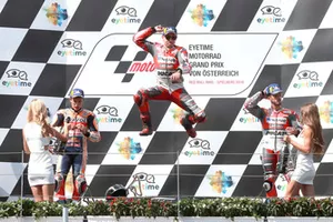 Podium : le deuxième, Marc Marquez, Repsol Honda Team, le vainqueur, Jorge Lorenzo, Ducati Team, le troisième, Andrea Dovizioso, Ducati Team