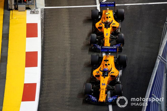 Fernando Alonso, McLaren MCL33, Stoffel Vandoorne, McLaren MCL33