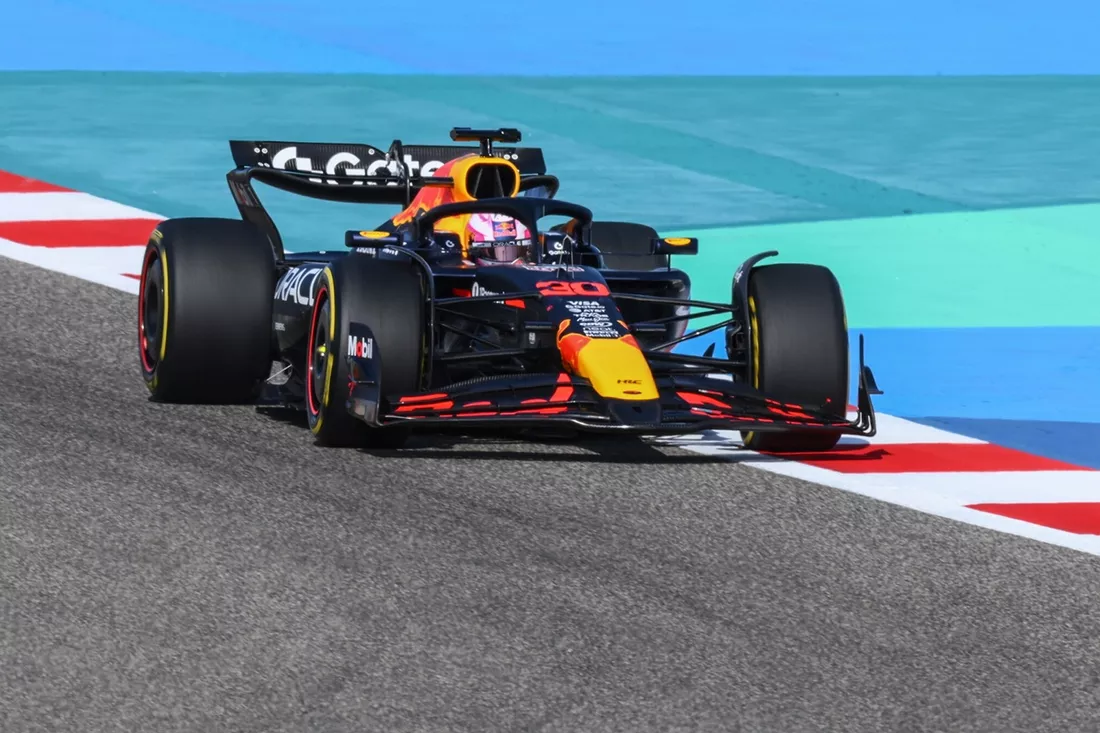 レッドブルの2025年マシン『RB21』がバーレーンでシェイクダウン F1