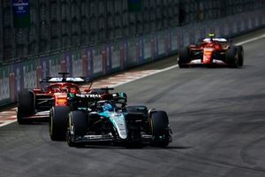 George Russell, Mercedes F1 W15, Charles Leclerc, Ferrari SF-24, Carlos Sainz, Ferrari SF-24