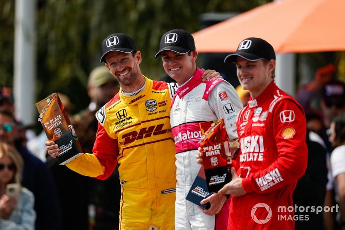 Podio: ganador Kyle Kirkwood, Andretti Autosport Honda, segundo lugar Romain Grosjean, Andretti Autosport Honda, tercer lugar Marcus Ericsson, Chip Ganassi Racing Honda