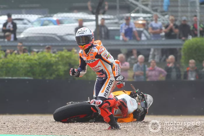Les 3 chutes de Marc Márquez aux qualifications du GP d'Allemagne