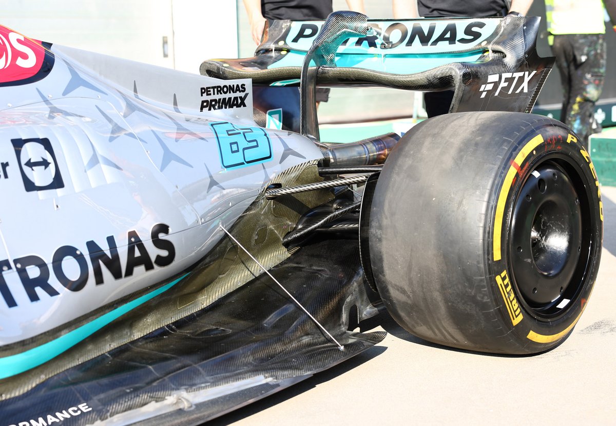 Mercedes W13: Unterboden mit Haltestrebe