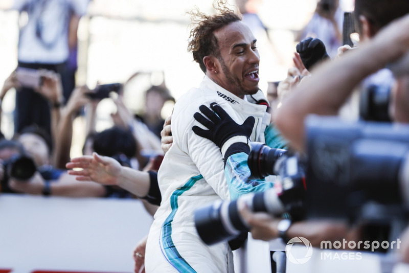 Победитель Льюис Хэмилтон, Mercedes AMG F1