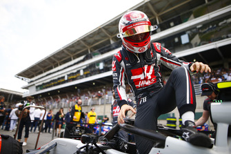 Kevin Magnussen, Haas F1 Team, on the grid
