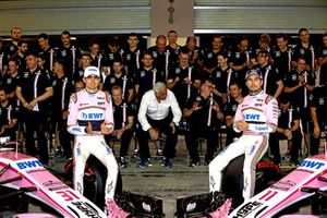 Esteban Ocon, Racing Point Force India en Sergio Perez, Racing Point Force India, groepsfoto