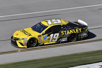 Daniel Suarez, Joe Gibbs Racing, Toyota Camry STANLEY