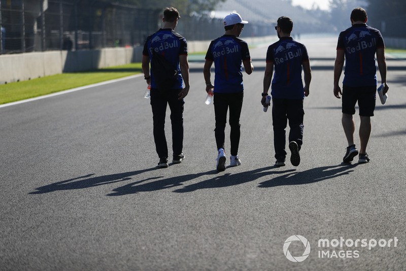 Pierre Gasly, Toro Rosso, fait une reconnaissance de la piste