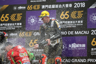 Podyum: Yarış galibi Peter Hickman, Aspire-Ho by Bathams Racing, BMW. 3. John McGuinness, Tak Chun Group by PBM, Ducati