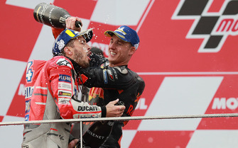 Podium: racewinnaar Andrea Dovizioso, Ducati Team, derde plaats Pol Espargaro, Red Bull KTM Factory Racing