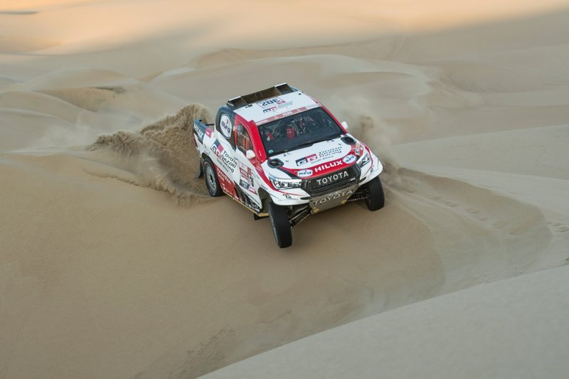 #302 Toyota Gazoo Racing Toyota Hilux: Giniel de Villiers, Dirk von Zitzewitz