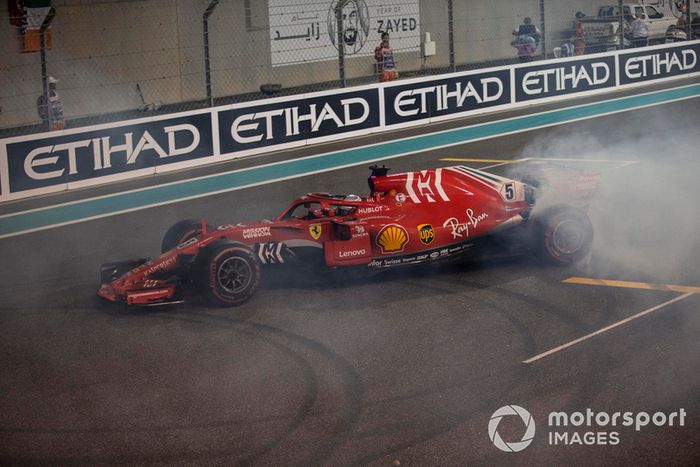 Sebastian Vettel, Ferrari SF71H hace donas al final