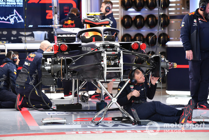 Suasana garasi Red Bull Racing