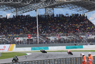 Valentino Rossi, Yamaha Factory Racing leads