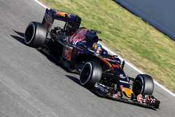 Carlos Sainz, Scuderia Toro Rosso
