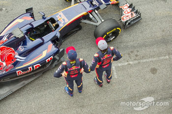 Max Verstappen, Scuderia Toro Rosso y Carlos Sainz Jr., Toro Rosso con el Toro Rosso STR11