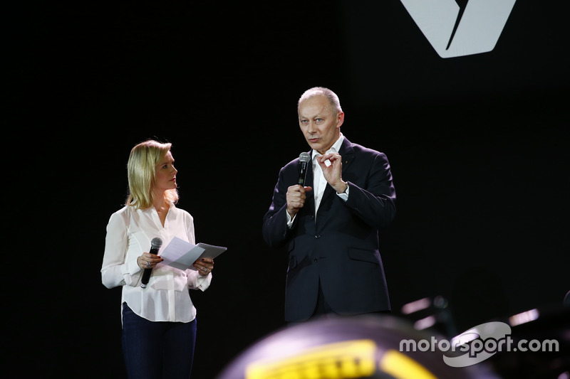 7. Thierry Bolloré: Ezt a nevet nem láthatjuk sokat, ám mégis fontos: Bolloré a Renault-Nissan csoport vezérigazgatója. Ők tudhatják magukénak a Renault F1 csapatát, melyet Cyril Abiteboul vezet, akinek nevét többet hallhatjuk. Bolloré is új a listán.