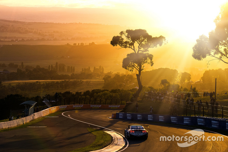 1. #1 Nissan Motorsports Nissan GT-R Nismo GT3: Rick Kelly, Katsumasa Chiyo, Florian Strauss