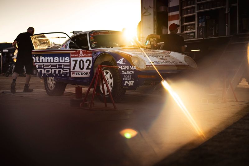 #702 Momabikes Raid Team Porsche : Juan Morera, Lidia Ruba